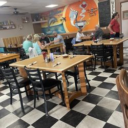 Tin Can Cafe - Cozy interior