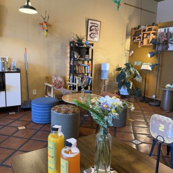 Ulew Coffee & Juice - Seating area - Coffee & Tea Near Me - Los Angeles, California Ulew Coffee & Juice - Seating area - Coffee & Tea Near Me - Los Angeles, California