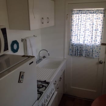 Pleasant Inn - Kitchenette - Hotels Near Me - Morro Bay, California