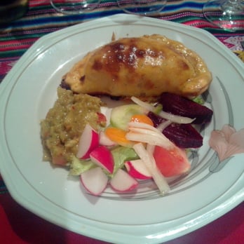 La Perle Noire - Empanada à la viande hachée + guacamole - Peruvian Near Me - Lyon, 69