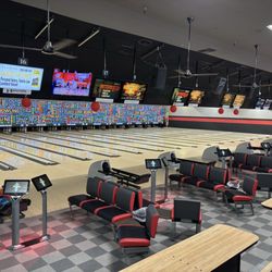 Pacific Avenue Bowl - Very nice interior