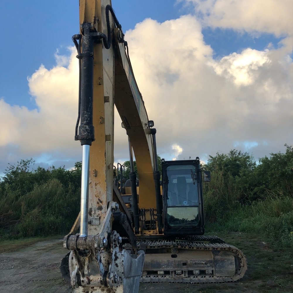 Green Rental Equipment - Excavator rented from green rental - Machine & Tool Rental Near Me - Miami, Florida Green Rental Equipment - Excavator rented from green rental - Machine & Tool Rental Near Me - Miami, Florida
