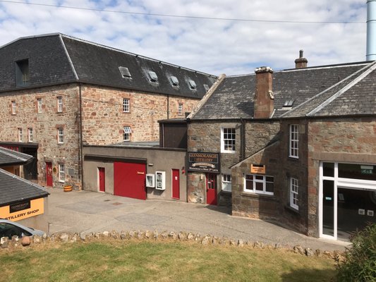 The Glenmorangie Distillery Co by null
