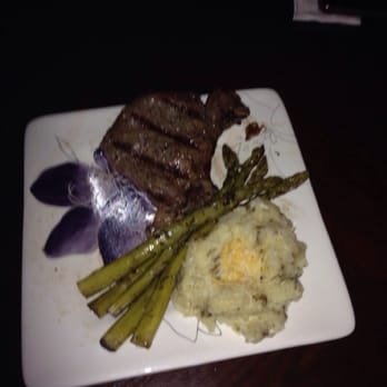 Badaro Cuisine - Main course: rib eye, mashed potatoes and balsamic asparagus - Caterers Near Me Badaro Cuisine - Main course: rib eye, mashed potatoes and balsamic asparagus - Caterers Near Me