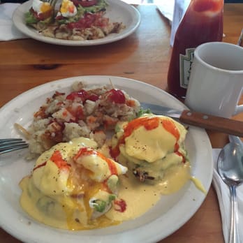 Martha's - California eggs Benedict - American Near Me - Hermosa Beach, California