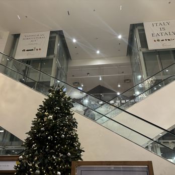Eataly - Chicago - Pizza Near Me - Chicago, Illinois