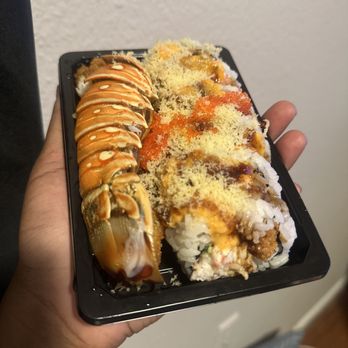 Addison Sushi 469 - Lobster roll to go - Sushi Bars Near Me - Addison, Texas