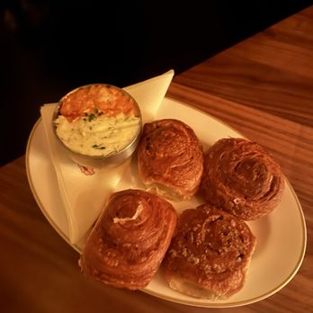 Delilah - Biscuits - Cocktail Bars Near Me - Dallas, Texas