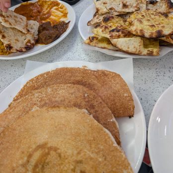 Kwality Grand Indian Buffet - Yummy fresh garlic naan and dosa - Indian Near Me - Mississauga, Ontario