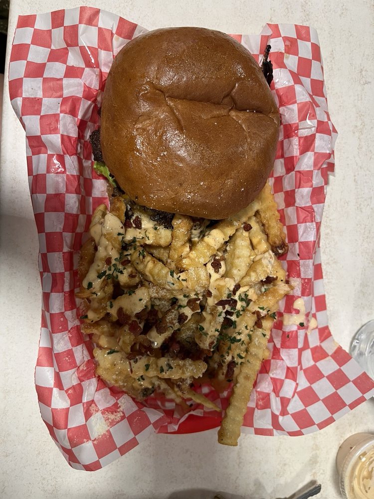 Rattlesnake Grill Logo