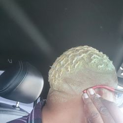 430 Hair Studio - Design and double process bleach
