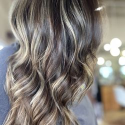 Miracle's On 34th Steet Hair Salon