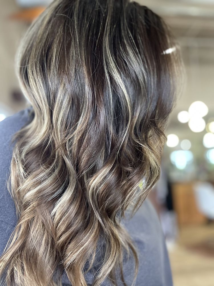 Miracle's On 34th Steet Hair Salon Image