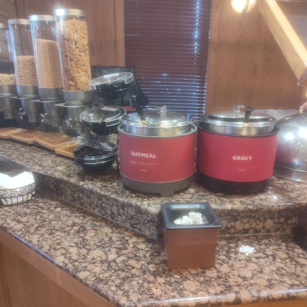 Drury Inn & Suites Amarillo - Hot items kept hot - Hotels Near Me - Amarillo, Texas Drury Inn & Suites Amarillo - Hot items kept hot - Hotels Near Me - Amarillo, Texas