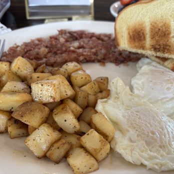 Faz Cafe - Eggs and hash - Coffee & Tea Near Me - Methuen, Massachusetts