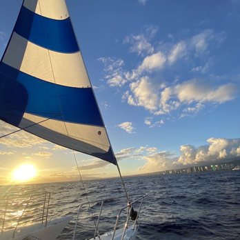 Three Tiki Sailing - Sunset - Sailing Near Me - Honolulu, Hawaii Three Tiki Sailing - Sunset - Sailing Near Me - Honolulu, Hawaii