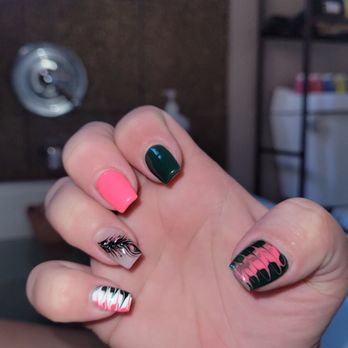 Lovely Nails - Nail Salons Near Me - Lincoln, California