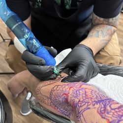 Jesse Barragan Tattoo - Jesse at work