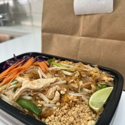 Mai Thai and sushi - Pad Thai
