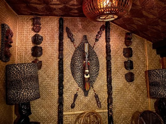 Hala Kahiki Lounge by null