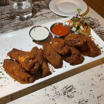 Tanner Smiths - Dry Rubbed Crispy Chicken Wings - Cocktail Bars Near Me - New York, New York Tanner Smiths - Dry Rubbed Crispy Chicken Wings - Cocktail Bars Near Me - New York, New York