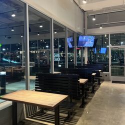Shake Shack Topanga - Indoor dining