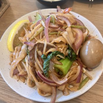 KungFu Kitchen - House Special Stir-Fry Hand Cut Noodle - Chinese Near Me - Brookline, Massachusetts