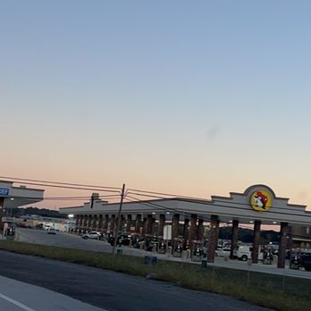 Buc-ee's - 9/27/22 first time here, love it.. - Gas Stations Near Me - Crossville, Tennessee Buc-ee's - 9/27/22 first time here, love it.. - Gas Stations Near Me - Crossville, Tennessee