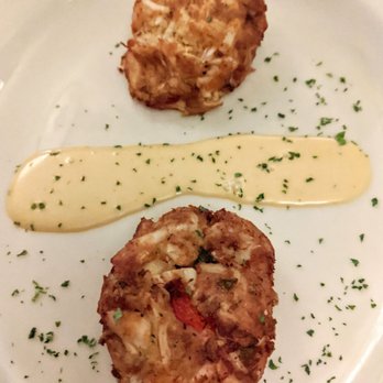 Bob's Steak & Chop House - Austin Downtown - Crab cakes - Steakhouses Near Me - Austin, Texas