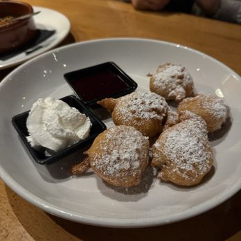 Tap & Vine at 559 - Deep fried Oreos with raspberry sauce and whipped cream - Gastropubs Near Me - Medford, Oregon