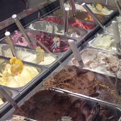 Il Peperoncino - Alcune delle possibili scelte che offre questa gelateria/cioccolateria