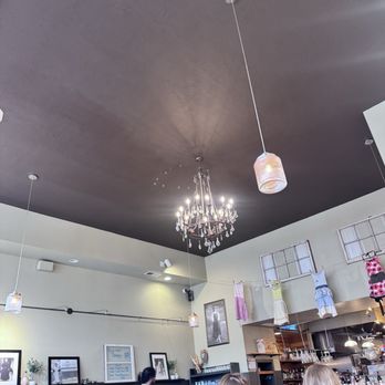 Nonni's Italian Bistro - Interior - Italian Near Me - Seaside, Oregon