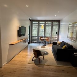 Harmon Guest House - Suite at HGH - living room area