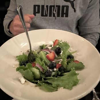 17 South - Fruit and berry salad - Italian Near Me - Temple, Texas 17 South - Fruit and berry salad - Italian Near Me - Temple, Texas