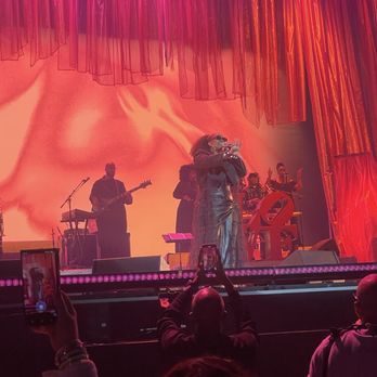 Caesars Superdome - Floor seats at Essence to see Jazmine Sullivan - Stadiums & Arenas Near Me - New Orleans, Louisiana