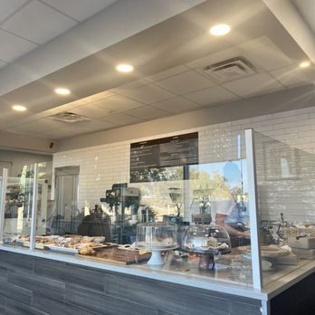 Linda's Dolci - Counter - Bakeries Near Me - Albuquerque, New Mexico