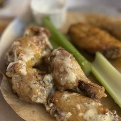 M.L.Rose Neighborhood Pub - Garlic Parmigiana and Cajun Dry Rub Wings