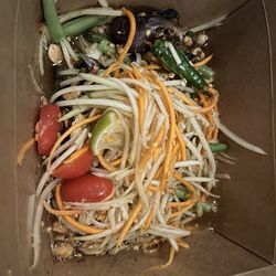 Dee Dee - Fermented papaya salad
