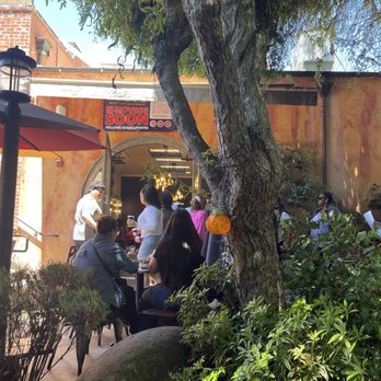 Eggy’s Neighborhood Kitchen - Outside- line - Breakfast & Brunch Near Me - Berkeley, California