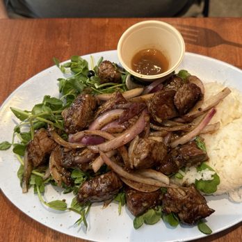 Lunette - Loc lak - salt and pepper beef with onions and pea shoots - Cambodian Near Me - San Francisco, California