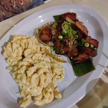 Moa Kai Hawaiian Diner - Smoked meat with two portions of macaroni salad, lunch portion - Hawaiian Near Me - Orlando, Florida Moa Kai Hawaiian Diner - Smoked meat with two portions of macaroni salad, lunch portion - Hawaiian Near Me - Orlando, Florida