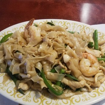 Thai Legacy Restaurant - Drunken noodles with shrimp and chicken. - Thai Near Me - Brandon, Florida Thai Legacy Restaurant - Drunken noodles with shrimp and chicken. - Thai Near Me - Brandon, Florida