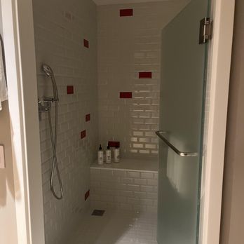 Virgin Hotels Chicago - shower - Hotels Near Me - Chicago, Illinois Virgin Hotels Chicago - shower - Hotels Near Me - Chicago, Illinois