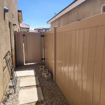 The Fence Pros - Khaki color privacy vinyl fence - Fences & Gates Near Me - Palmdale, California The Fence Pros - Khaki color privacy vinyl fence - Fences & Gates Near Me - Palmdale, California