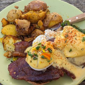 Berkeley Social Club - Blackstone Benedict - Breakfast & Brunch Near Me - Berkeley, California