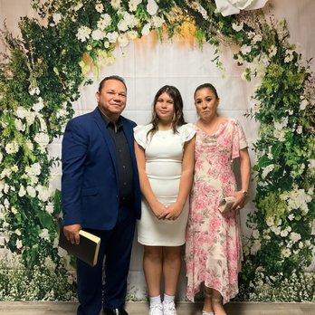 Centro Jehova Rohi - Consiervos Pastores Francisco y Olga junto a su nieta - Churches Near Me - Orlando, Florida Centro Jehova Rohi - Consiervos Pastores Francisco y Olga junto a su nieta - Churches Near Me - Orlando, Florida