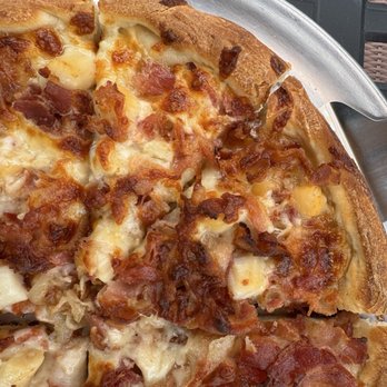 Pizza Palace - Bacon and Scallop Pizza - Pizza Near Me - Old Saybrook, Connecticut