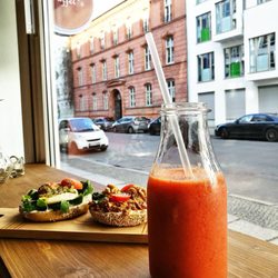 Baffel's - Walnut,pesto bagel + fresh juice