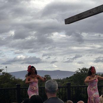Gilligans Island Luau - Dancers - Music Venues Near Me - Kihei, Hawaii Gilligans Island Luau - Dancers - Music Venues Near Me - Kihei, Hawaii