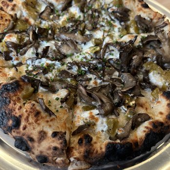 Vamos Vamos - mushroom pizza - Cocktail Bars Near Me - Santa Monica, California Vamos Vamos - mushroom pizza - Cocktail Bars Near Me - Santa Monica, California